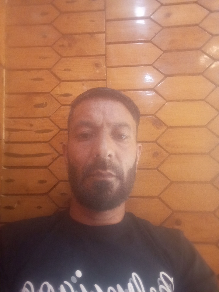 REYAZ AHMAD MIR